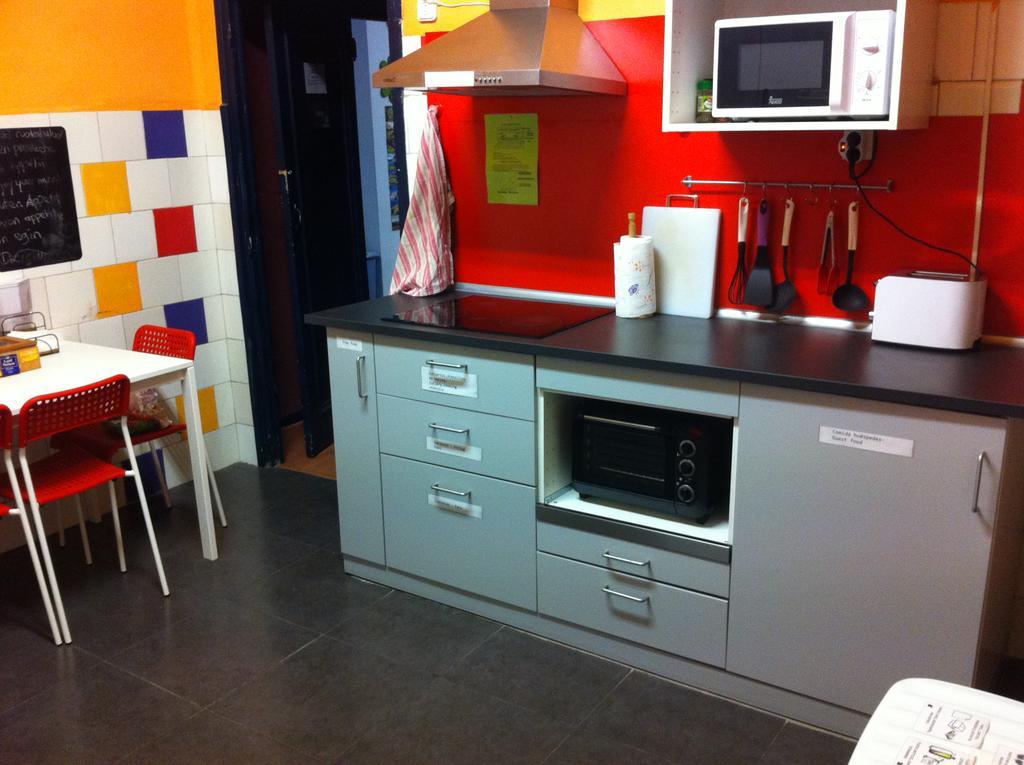 Hostel Hemingway ปัมโปลนา ภายนอก รูปภาพ
