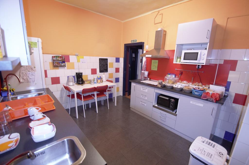 Hostel Hemingway ปัมโปลนา ภายนอก รูปภาพ