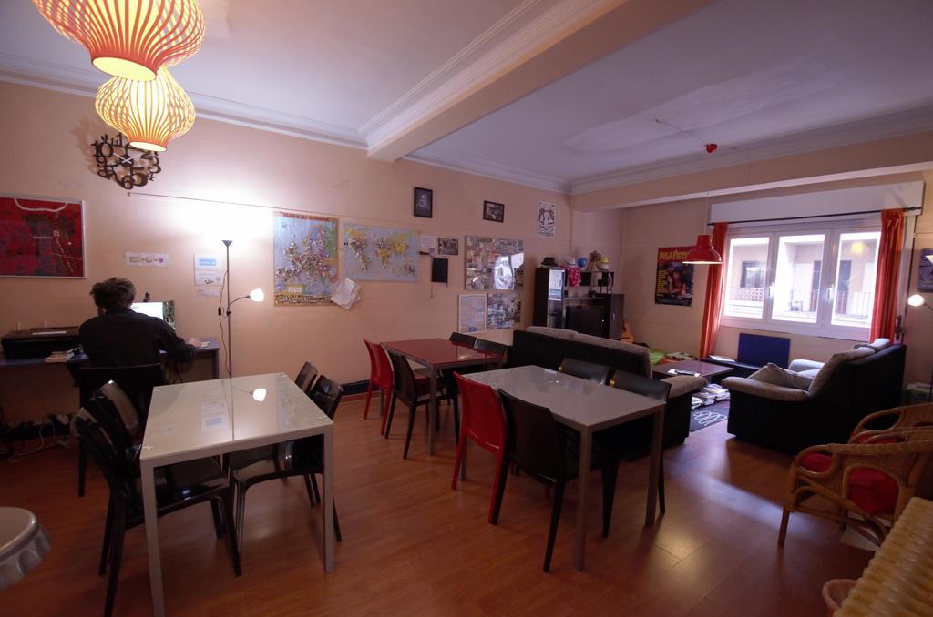 Hostel Hemingway ปัมโปลนา ภายนอก รูปภาพ
